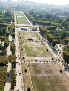 鸟瞰图上 champ de mars 和荣军院从埃菲尔塔，巴黎法国