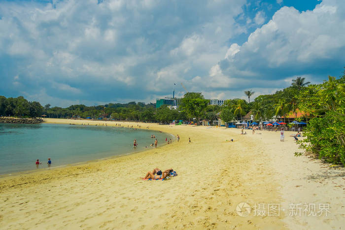 美丽的户外美景, 在新加坡圣淘沙的黄色沙滩和热带海滩上享受不知名的