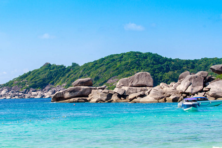 在热带小岛 普吉岛 安达曼海 泰国美丽清澈的大海