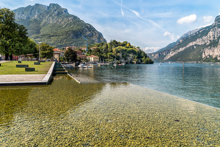 Malgrate 湖畔, 位于意大利莱科省的科莫湖沿岸。