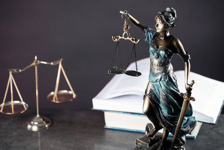 法律和司法概念。法庭主题