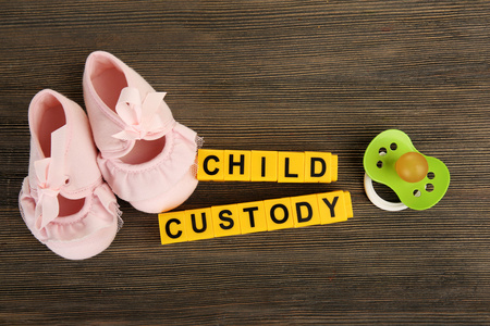 宝宝的赃物 虚拟化和块关于儿童监护和家庭法的概念