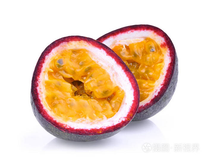 一半的白色背景上孤立的百香果照片-正版商用图片0nk