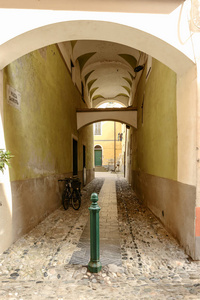 在历史的村庄，膳宿，意大利的拱形的通道