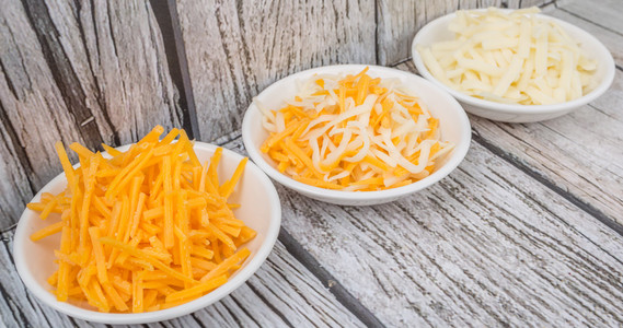 一大块切达干酪