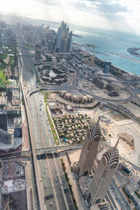 直升机头顶扎耶德路横跨迪拜市中心, 阿拉伯联合酋长国