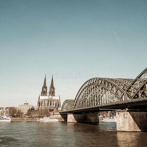 科隆大教堂和莱茵河景观图片