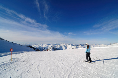 奥地利南部地区的滑雪者