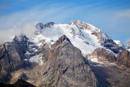 多洛米蒂山的山，最高 Marmolada