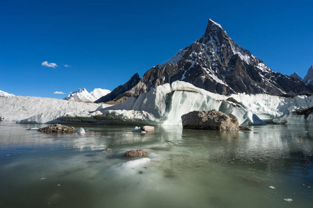 康科迪亚营地，K2 迷航，斯卡杜 吉尔吉特巴尔蒂斯坦冠冕峰