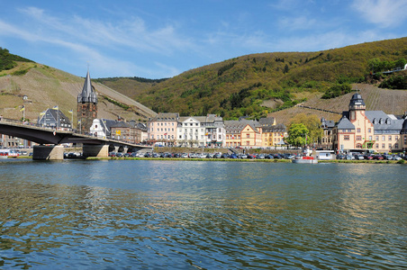 在摩泽尔河与桥 Bernkastel Kues