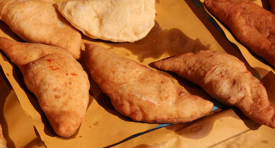 意大利大面包, 名叫 Panzerotti 番茄和 che