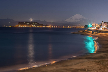 日本神奈川县相模铁道线湾冬季山富士海景