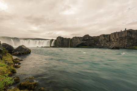 神的 Godafoss 瀑布