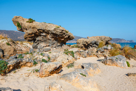 Elafonissi 海滩与粉红色沙子在克里特岛, 希腊