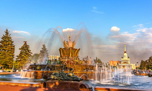 喷泉在莫斯科全俄展览中心
