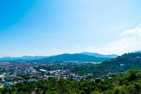 普吉岛城市天际线在山上的普吉岛, 泰国