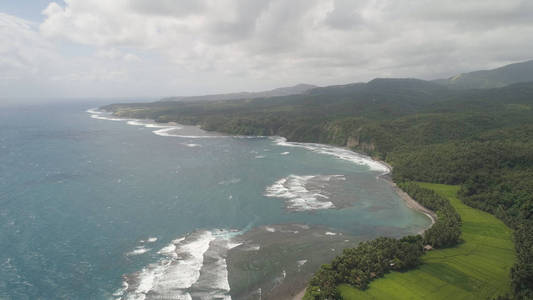 海景与海滩和海。菲律宾吕宋