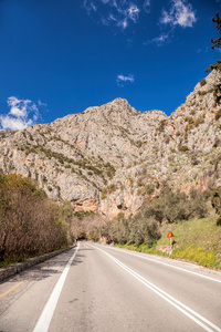 德尔福与反希腊山区主要道路