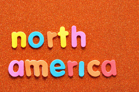 在五颜六色的信件北美洲词图片