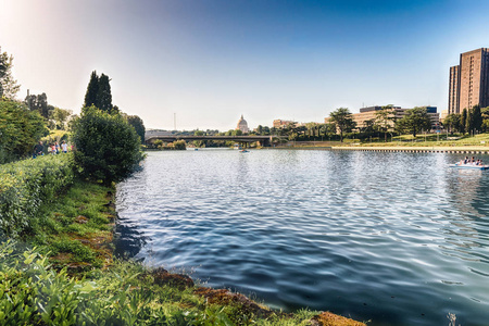 在欧元区，罗马，意大利人工湖风景秀丽景色