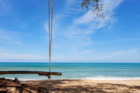 热带海滩上的木制摇篮, 景观自然景观