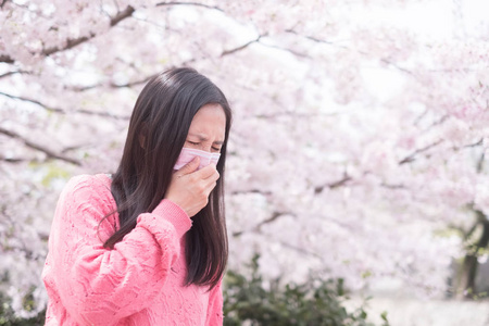 花粉症的女人