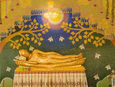 在泰国的寺庙金佛图片