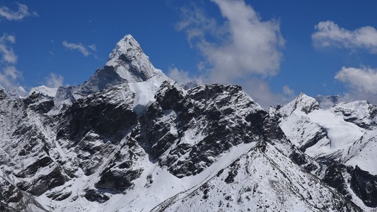 从卡拉 Patthar Ama 达布峰