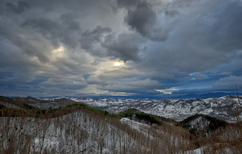 冬季景观为特色的雪山