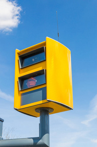 波兰黄色交通执法摄像头