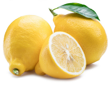白色背景柠檬叶的成熟柠檬果