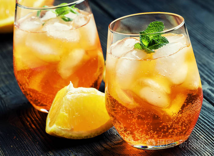 aperolspritz鸡尾酒