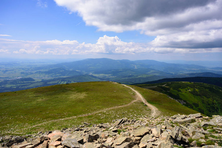 足迹穿过 Tatra 山脉。Babia 戈拉峰