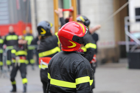消防队员与户外运动时的安全帽