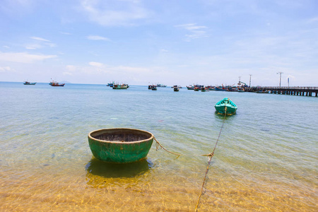 越南坚江子岛湾钓鱼船