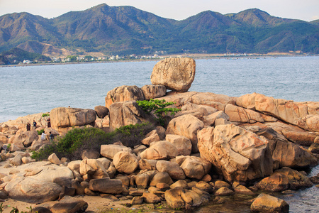 堆石头从海滩