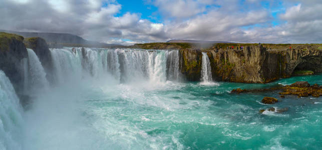 Godafoss, 冰岛瀑布。坐落在岛的北面