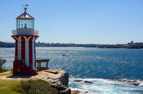 历史霍恩比灯塔, 也被称为南头低光, 在1858年竖立在澳大利亚新南威尔士州