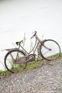 生锈的旧脚踏车