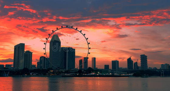 日落新加坡天际线
