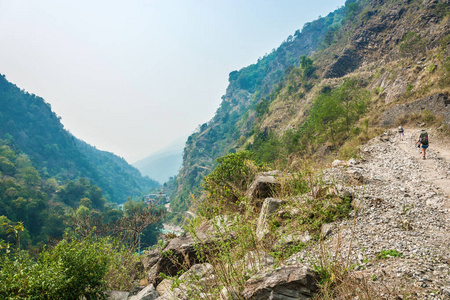 在尼泊尔的山路