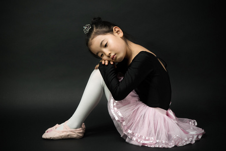 亚洲小女孩芭蕾