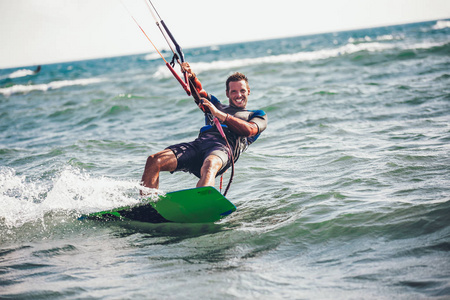 滑水人 kiteboard 运动的景观观