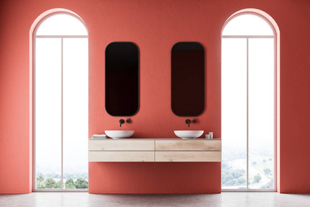 简约红色浴室内有一个双水槽, 两个镜子放置在两个高大的拱形窗户之间。3d 渲染