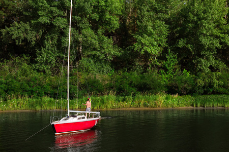 帆船在河 Dnipro