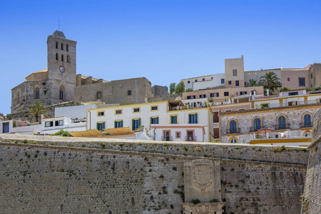 伊维萨古城, 叫 Dalt。伊维萨是位于地中海的一个阿里群岛。