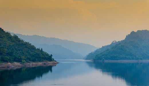 Khundanprakarnchol 大坝，Nakornnayok 泰国