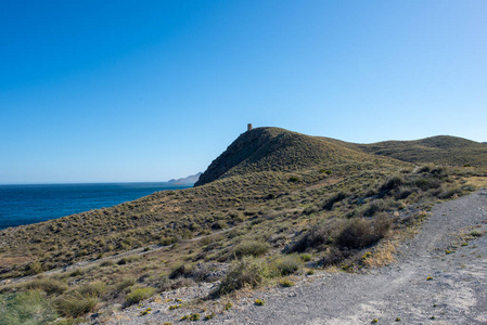 西班牙 Carboneras 海岸的海和山