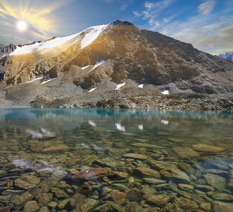 美丽的夏日风景，阿尔泰山俄罗斯